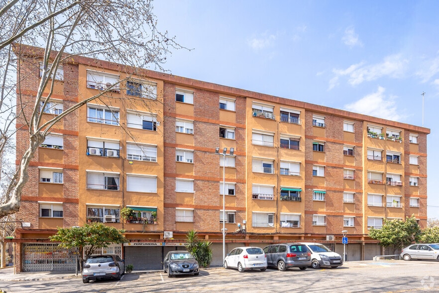 Plaça Del Poble, 12-14, Montornès del Vallès, Barcelona en venta - Foto del edificio - Imagen 3 de 3