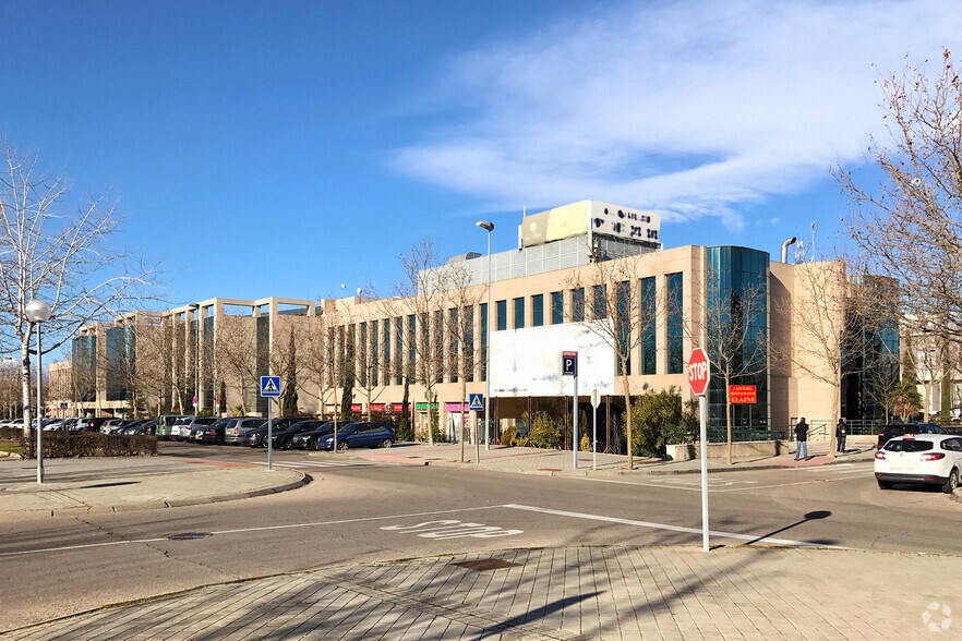 Calle Chile, 8, Las Rozas de Madrid, Madrid en alquiler - Foto del edificio - Imagen 3 de 4