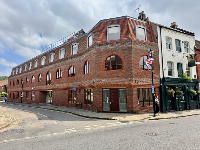 70 Tangier Ln, Windsor en alquiler - Foto del edificio - Imagen 2 de 3