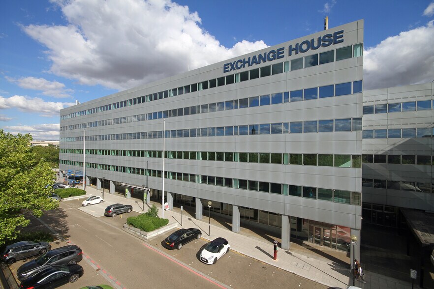 Midsummer Blvd, Milton Keynes en alquiler - Foto del edificio - Imagen 3 de 24
