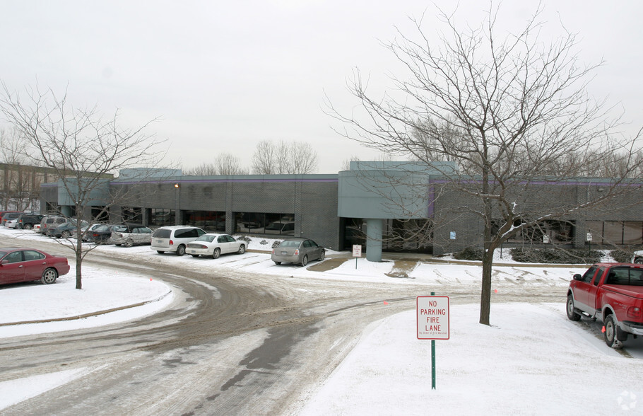 6801-6811 Flying Cloud Dr, Eden Prairie, MN en alquiler - Foto del edificio - Imagen 2 de 5