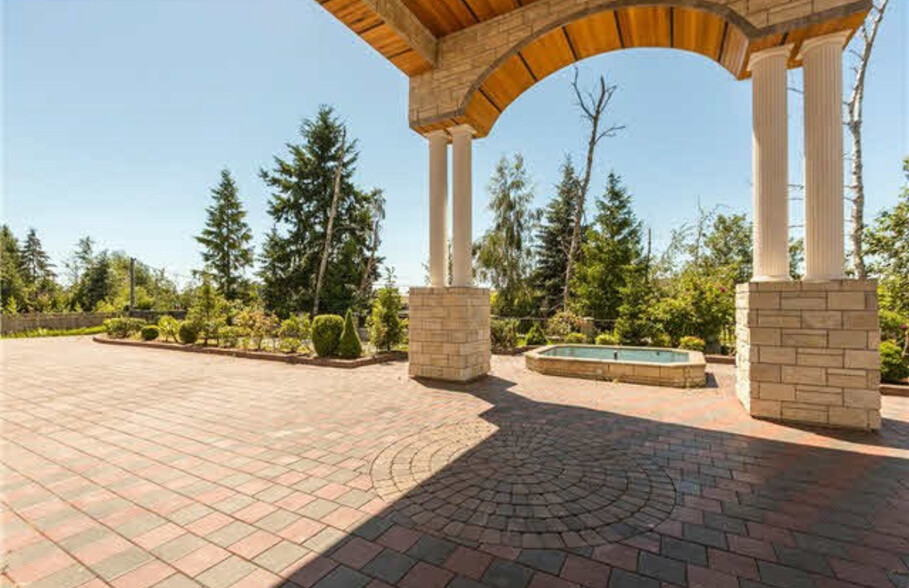 8828 Sidaway Rd, Richmond, BC en venta - Foto del edificio - Imagen 3 de 19