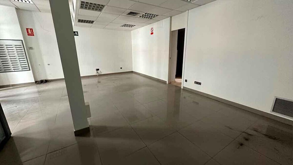 Local en Cistierna, León en venta - Foto del interior - Imagen 2 de 13