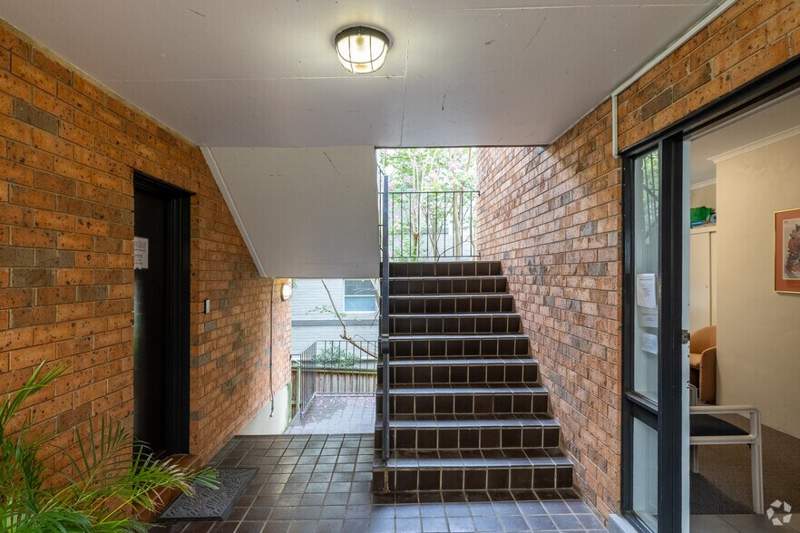 67 Burns Bay Rd, Lane Cove en alquiler - Foto del edificio - Imagen 3 de 7