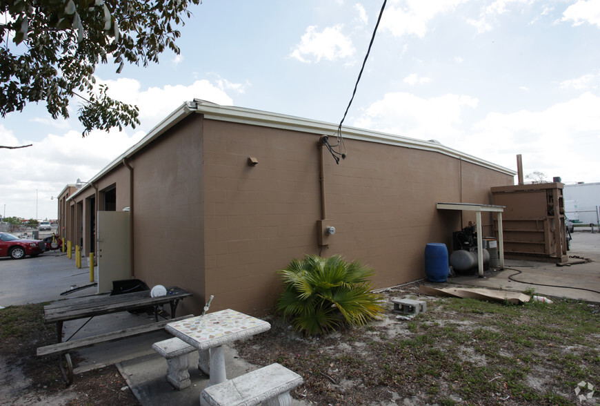 2559 Fowler St, Fort Myers, FL en venta - Foto del edificio - Imagen 3 de 5