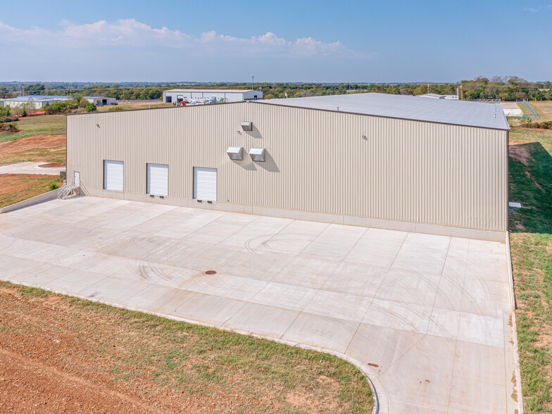 8032 Industrial Dr, Shawnee, OK en alquiler - Foto del edificio - Imagen 2 de 12