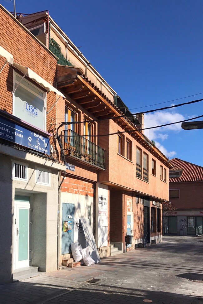 Más detalles de Plaza General Vives, 1, Azuqueca de Henares - Local en alquiler