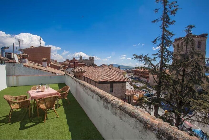 Plaza de Adolfo Suárez, 9, Manzanares el Real, Madrid en venta - Foto del edificio - Imagen 1 de 19