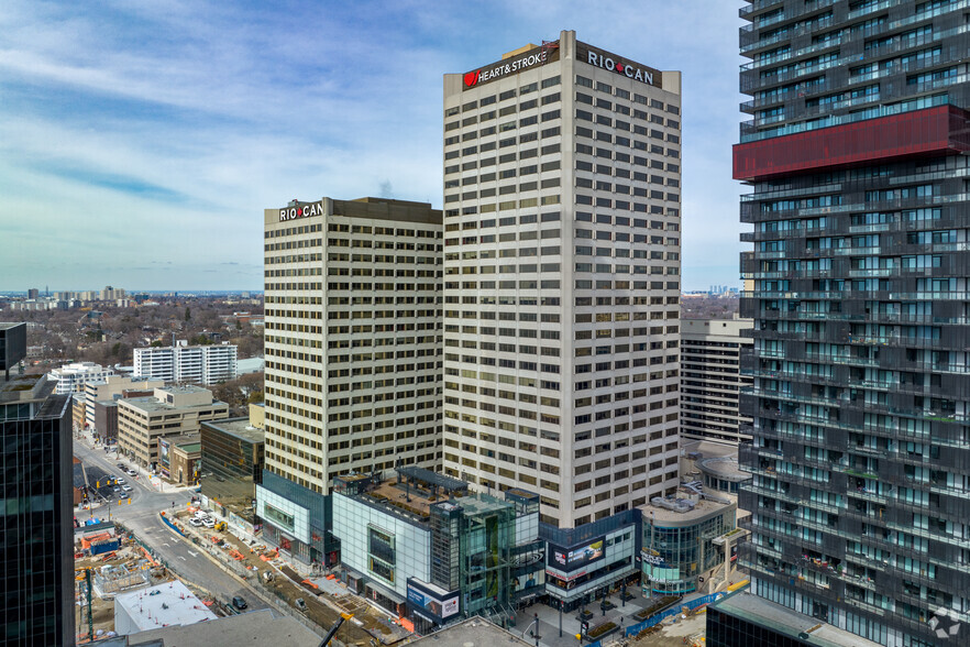 2300 Yonge St, Toronto, ON en alquiler - Foto del edificio - Imagen 3 de 6