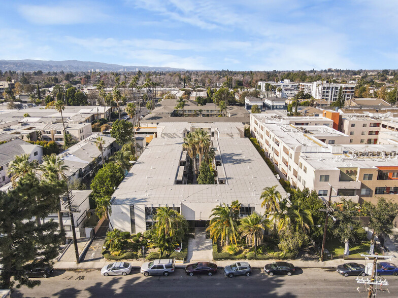 5311 Corteen Pl, Valley Village, CA en venta - Foto del edificio - Imagen 1 de 10