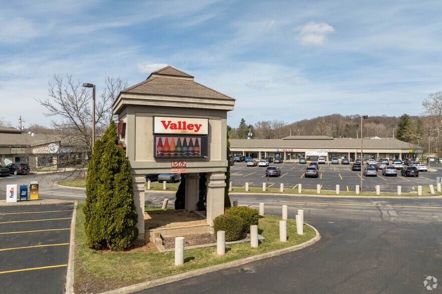 1562 Akron Peninsula Rd, Akron, OH en venta - Foto del edificio - Imagen 1 de 20