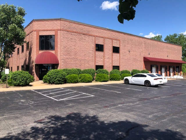 11118 Lindbergh Business Ct, Saint Louis, MO en venta - Foto del edificio - Imagen 2 de 12