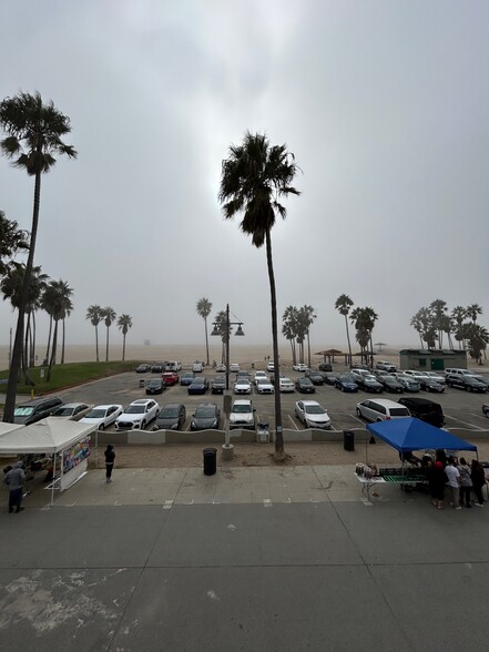 319 Ocean Front Walk, Venice, CA en alquiler - Foto del edificio - Imagen 3 de 7