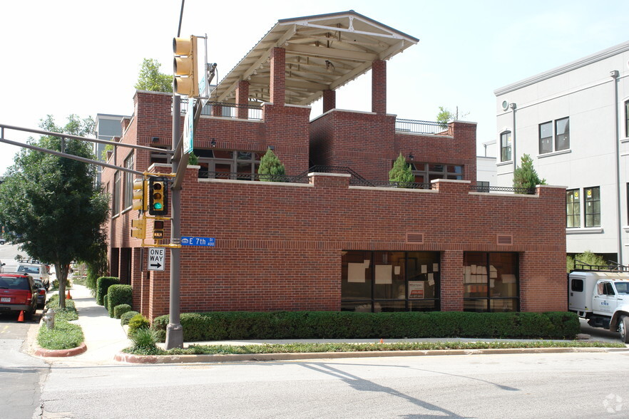 715 Jones St, Fort Worth, TX en alquiler - Foto del edificio - Imagen 3 de 5