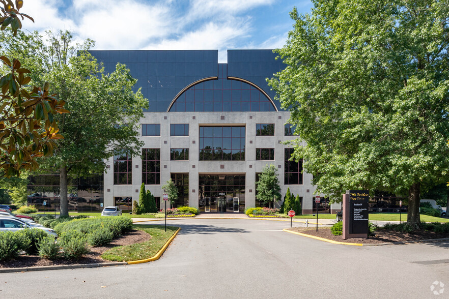 7501 Boulder View Dr, North Chesterfield, VA en alquiler - Foto del edificio - Imagen 1 de 8