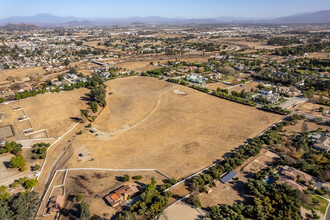 NEC Hayes Ave & Ivy Street ave, Murrieta, CA - VISTA AÉREA  vista de mapa - Image1