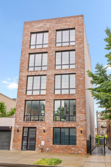 40 Schaefer St, Brooklyn, NY en venta - Foto del edificio - Imagen 1 de 11