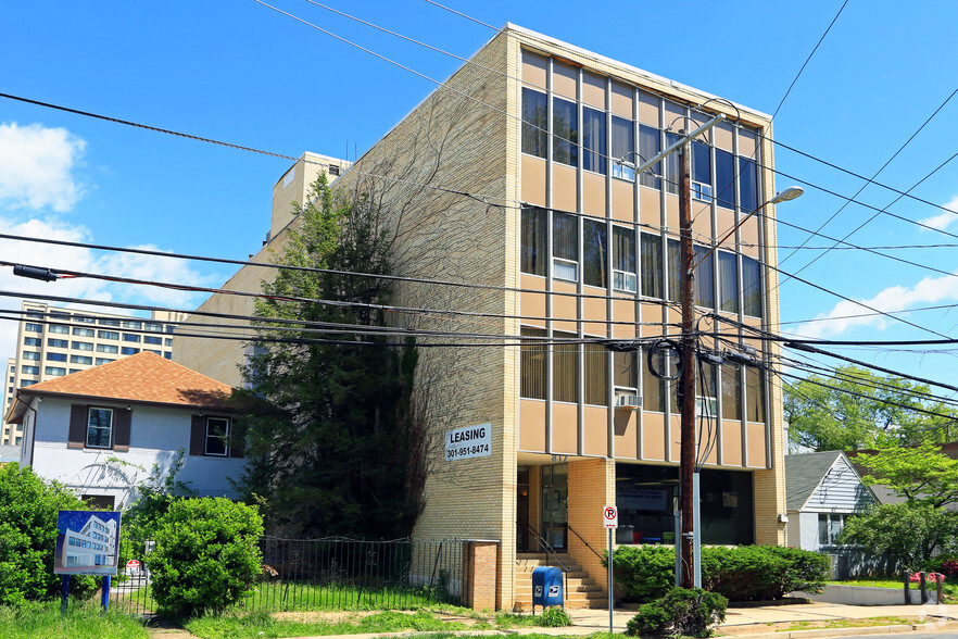 817 Silver Spring Ave, Silver Spring, MD en alquiler - Foto del edificio - Imagen 2 de 3