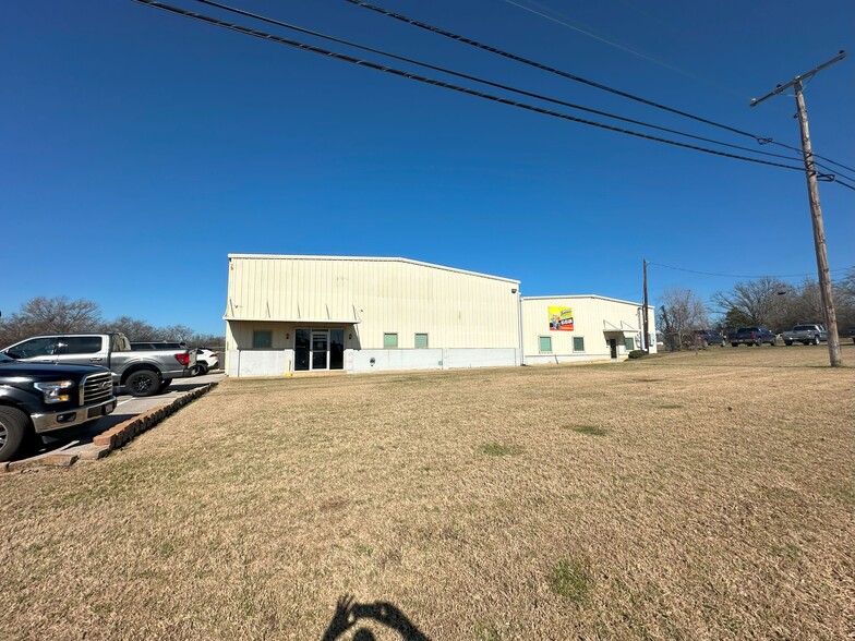 2320 E Erwin St, Tyler, TX en venta - Foto del edificio - Imagen 2 de 5