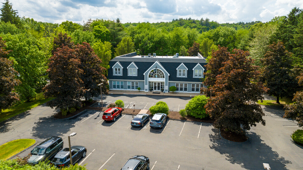 111 Simsbury Rd, Avon, CT en venta - Foto del edificio - Imagen 3 de 31