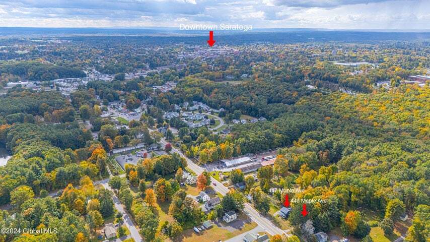 447 Maple Ave, Saratoga Springs, NY en venta - Foto del edificio - Imagen 3 de 4