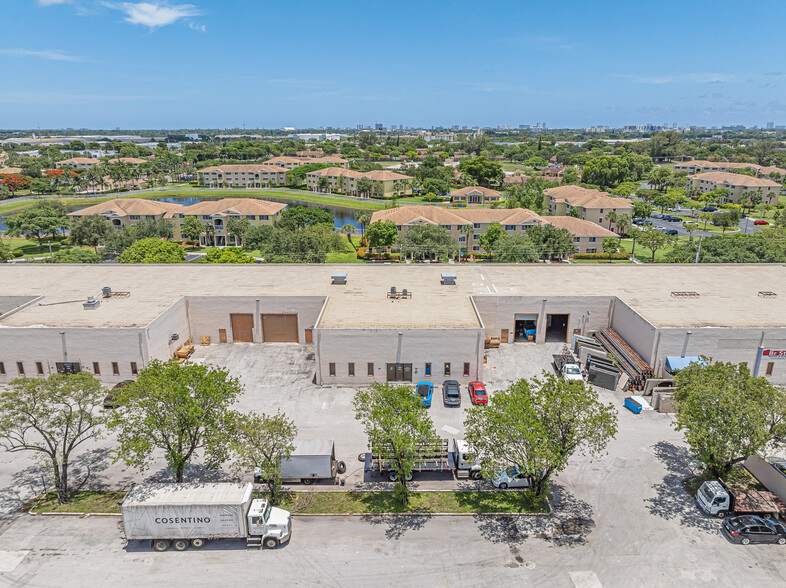 1951-2005 Hammondville Rd, Pompano Beach, FL en alquiler - Foto del edificio - Imagen 2 de 36