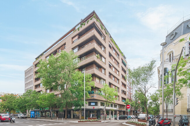 Más detalles de Calle de José Ortega y Gasset, 34, Madrid - Local en alquiler