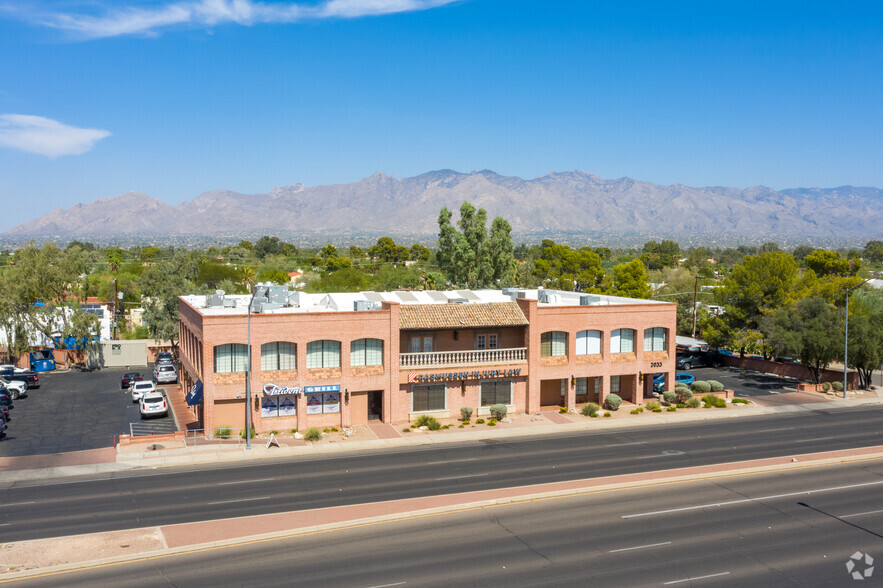 2033 E Speedway Blvd, Tucson, AZ en venta - Foto del edificio - Imagen 2 de 2