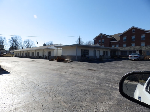 625 W Washington St, Pittsfield, IL en venta - Foto del edificio - Imagen 2 de 3