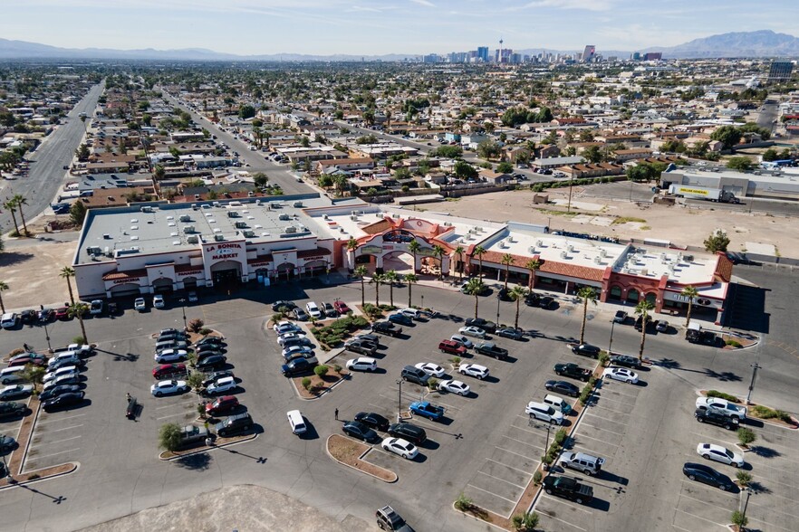 2672 N Las Vegas Blvd, North Las Vegas, NV en alquiler - Foto del edificio - Imagen 1 de 10