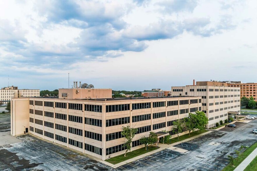 23100 Providence Dr, Southfield, MI en venta - Foto del edificio - Imagen 2 de 5