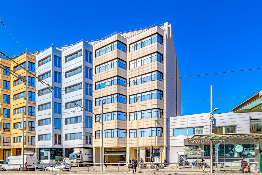 Oficina en Esplugues de Llobregat, Barcelona en alquiler - Foto del edificio - Imagen 3 de 3