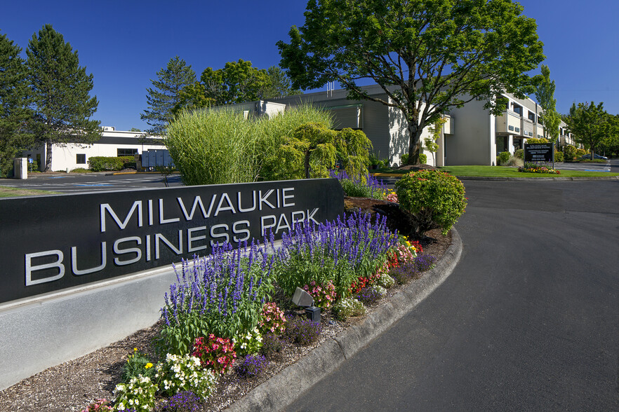 4120 SE International Way, Milwaukie, OR en alquiler - Foto del edificio - Imagen 2 de 9