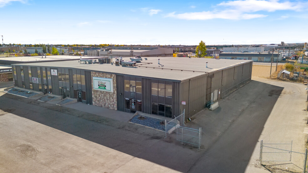 9026 108 St, Grande Prairie, AB en alquiler - Foto del edificio - Imagen 2 de 8