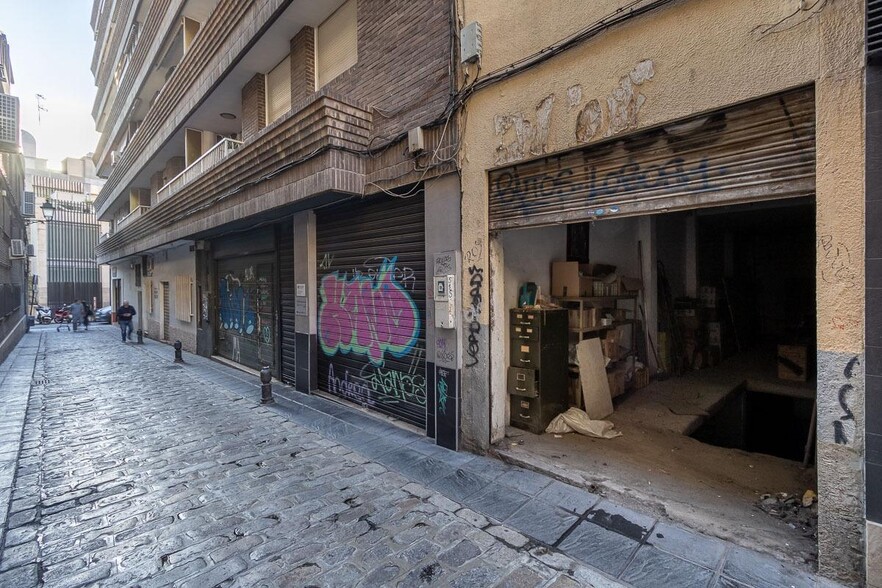 Local en Granada, Granada en venta - Foto del edificio - Imagen 2 de 16