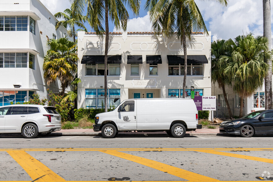 826 Collins Ave, Miami Beach, FL en alquiler - Foto del edificio - Imagen 2 de 15