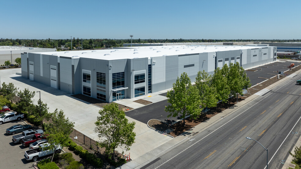 2975 Ramco St, West Sacramento, CA en alquiler - Foto del edificio - Imagen 3 de 4