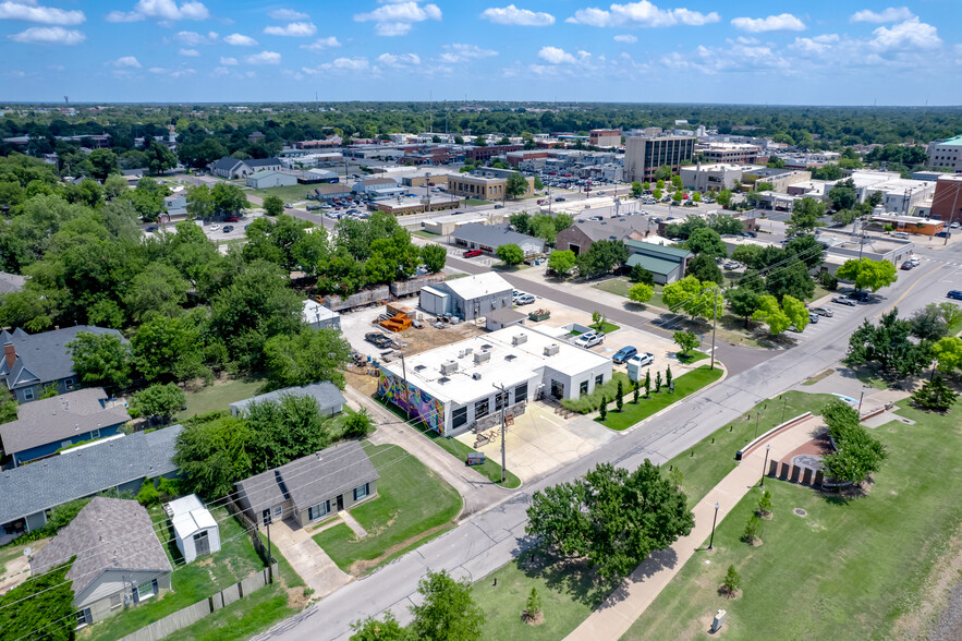 109 E Tonhawa St, Norman, OK en alquiler - Foto del edificio - Imagen 3 de 28