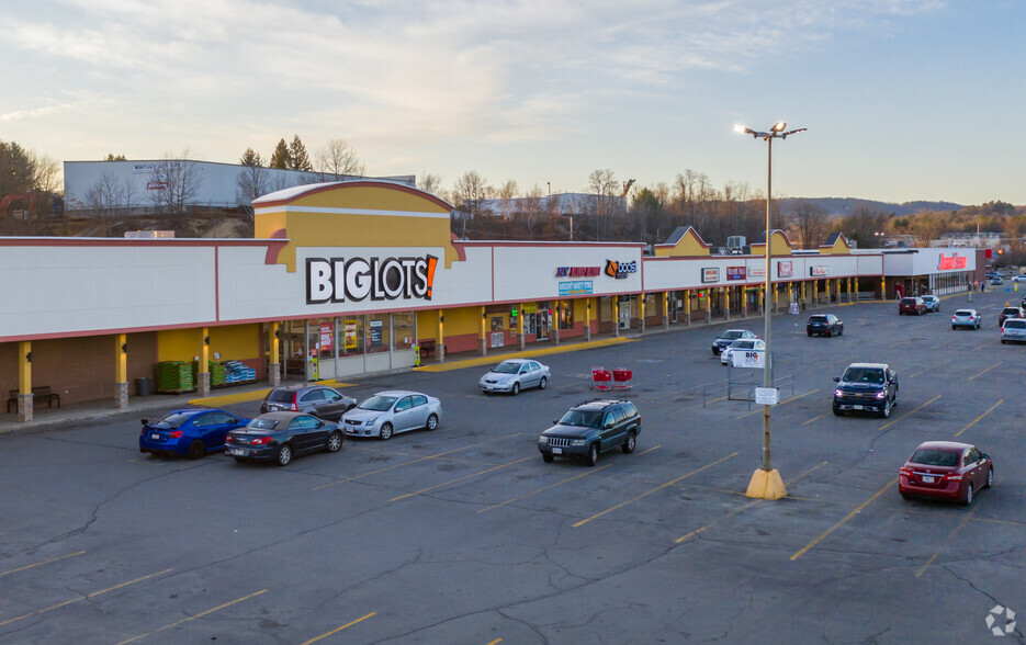 353-385 John Fitch Hwy, Fitchburg, MA en alquiler - Foto del edificio - Imagen 1 de 11