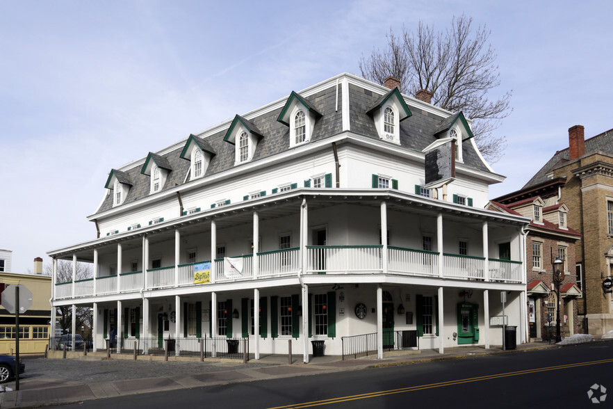 10 N Main St, Doylestown, PA en alquiler - Foto del edificio - Imagen 1 de 17