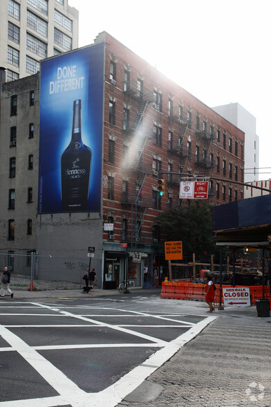 26-32 Grand St, New York, NY en alquiler - Foto del edificio - Imagen 3 de 4