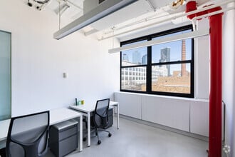 31-00 47th Ave, Long Island City, NY en alquiler Foto del interior- Imagen 2 de 2