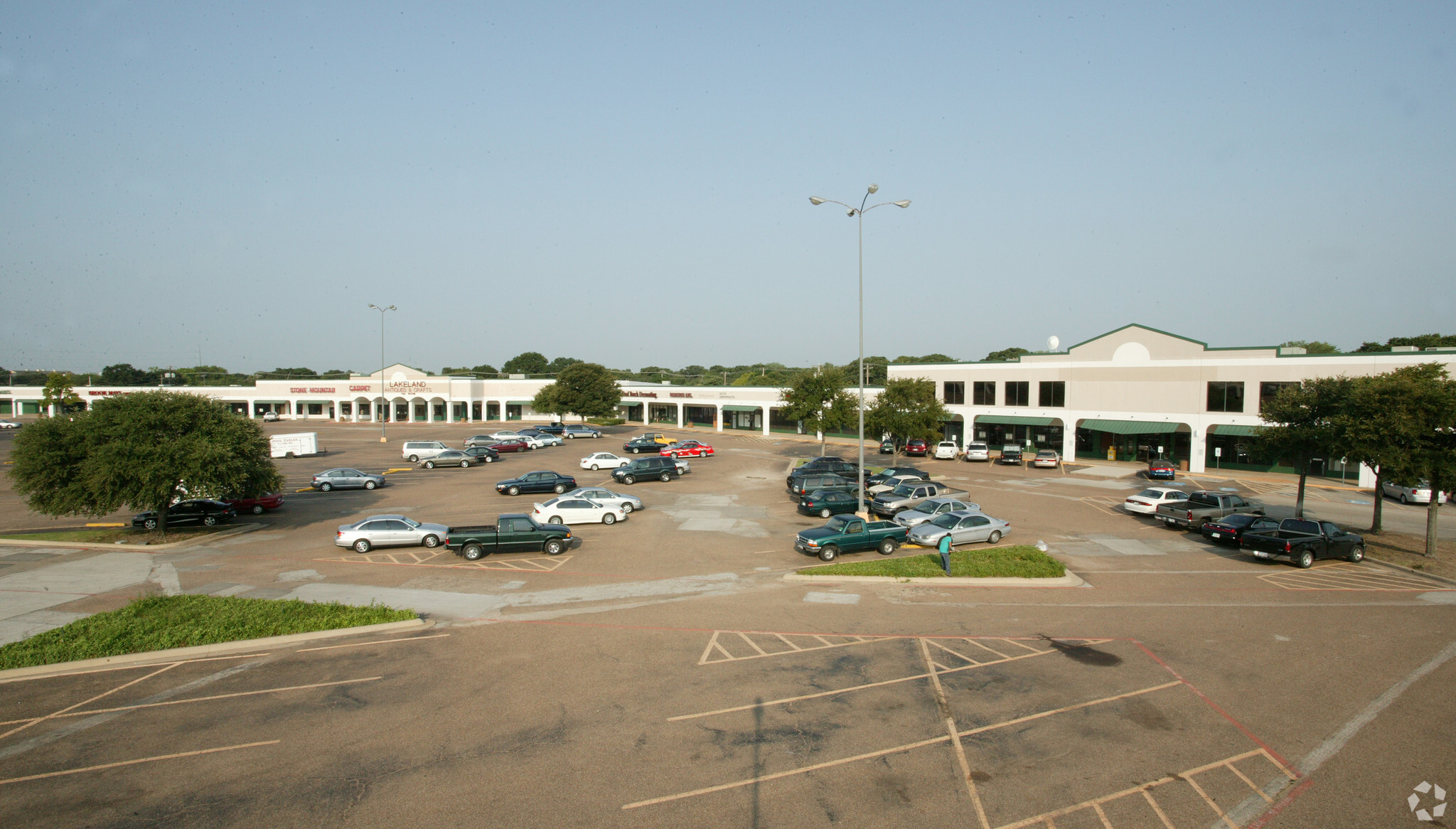 1165 S Stemmons Fwy, Lewisville, TX en alquiler Foto del edificio- Imagen 1 de 22