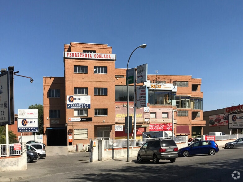 Avenida Cañada, 40, San Fernando de Henares, Madrid en venta - Foto del edificio - Imagen 2 de 3