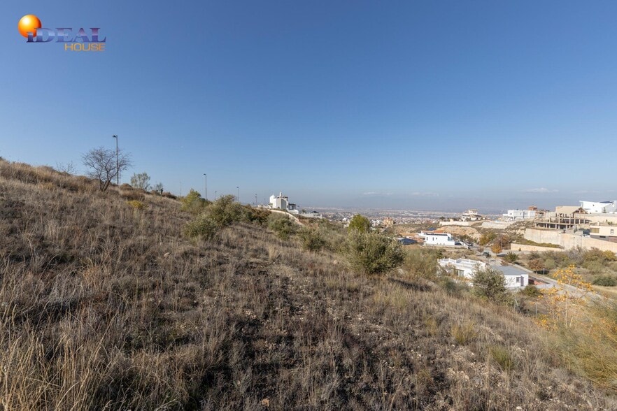 Calle Güevéjar, 6, La Zubia, Granada en venta - Foto del edificio - Imagen 3 de 17