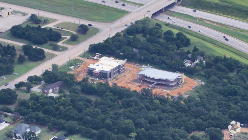 5400 E Memorial Rd, Edmond, OK en alquiler - Vídeo aéreo - Imagen 2 de 2