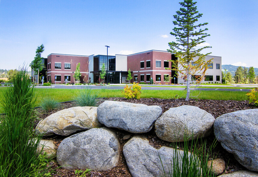 12939 E Pinecroft Way, Spokane Valley, WA en alquiler - Foto del edificio - Imagen 1 de 4