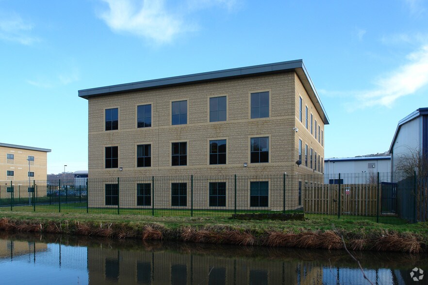 Premier Way, Elland en alquiler - Foto del edificio - Imagen 2 de 13