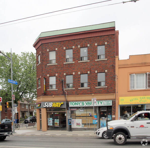 1123-1125 St Clair Ave W, Toronto, ON en alquiler - Foto del edificio - Imagen 2 de 2