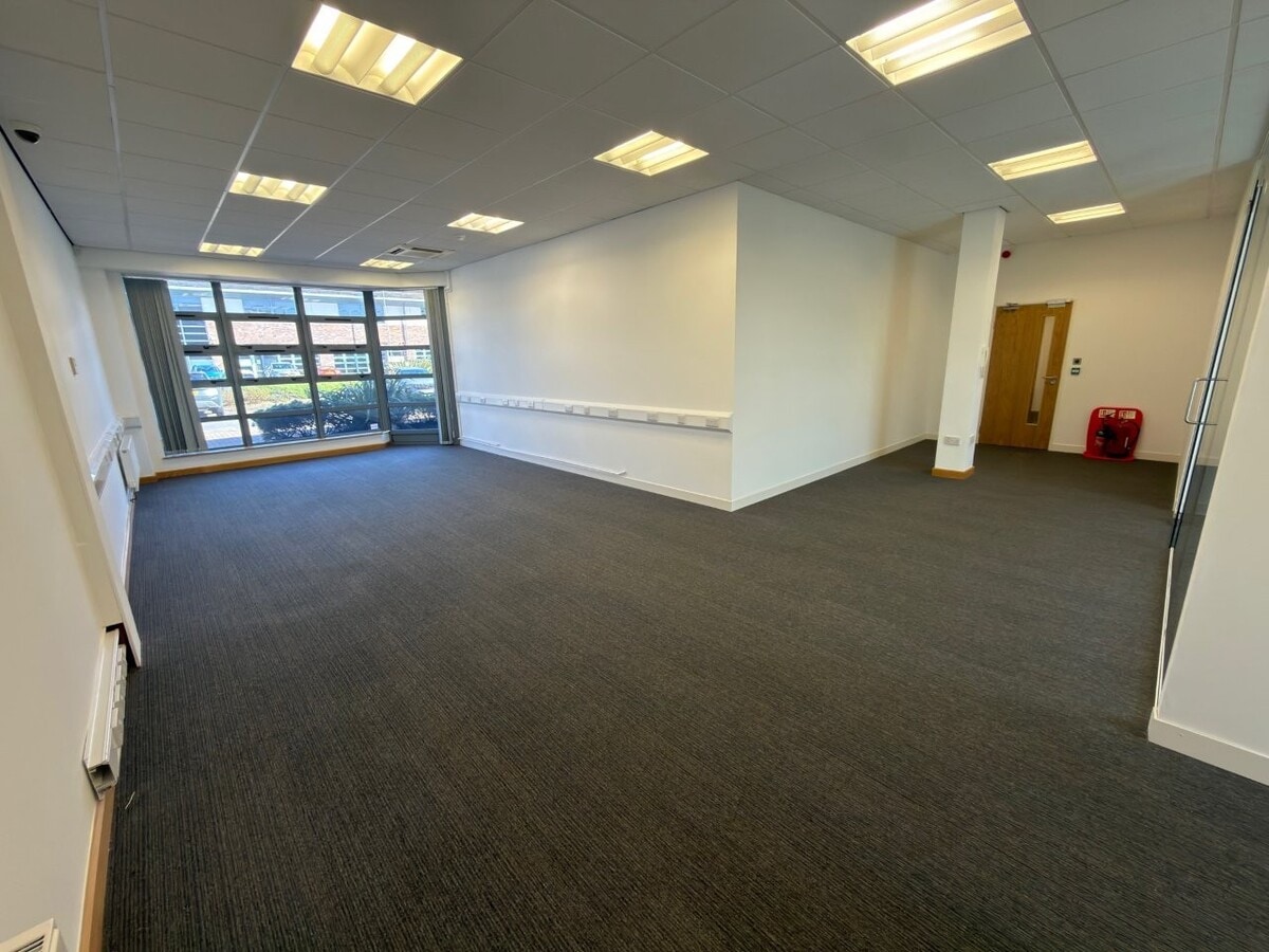 H2 Lake View Dr, Nottingham, NTT NG15 0HT - Unidad 2 & 3 -  - Foto del interior - Image 1 of 5